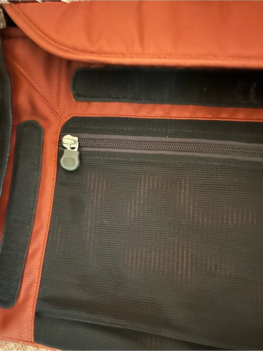 REI Men's Rust and Black Messenger Laptop Bag with Adjustable Strap. Padded